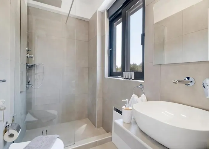 Aeusta Summer House 別荘 イア